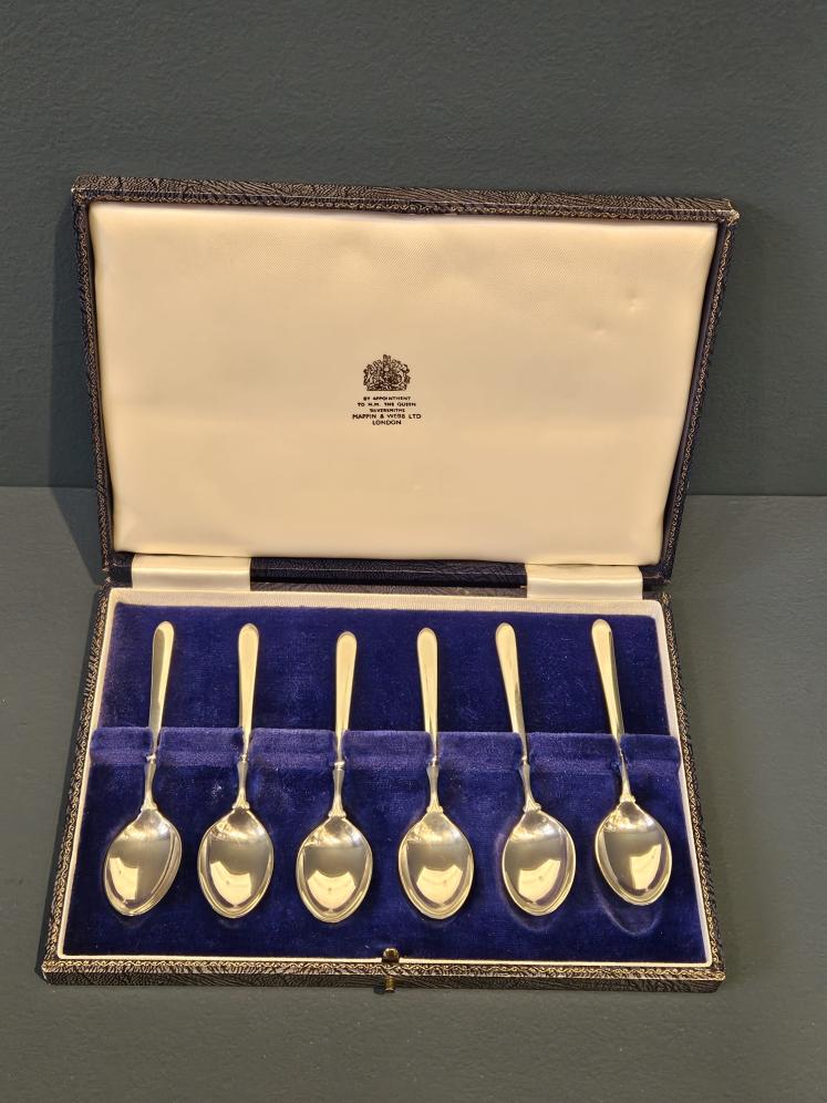 Set of Six Edwardian Silver Coffee Spoons - Image 5
