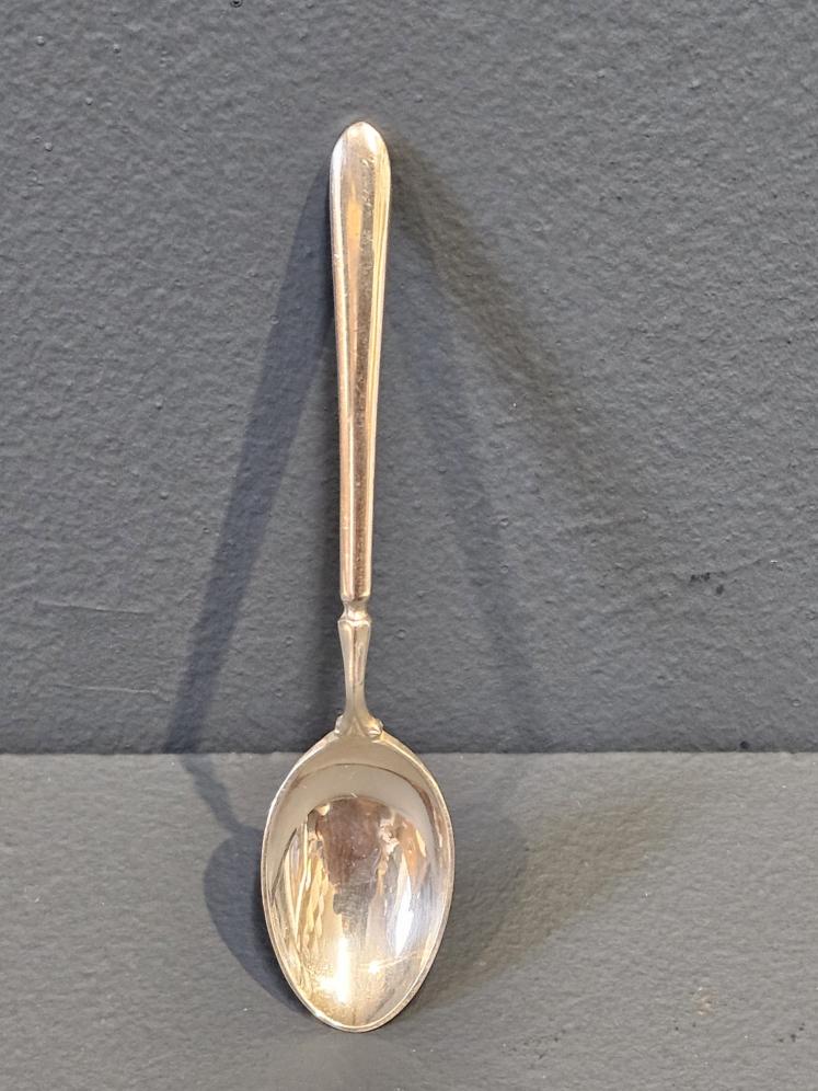 Set of Six Edwardian Silver Coffee Spoons - Image 2