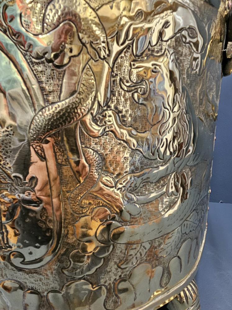 Superb Victorian Embossed Brass Log Bin with Copper Band - Image 3
