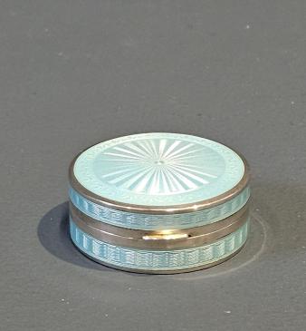 Fine Quality George V Engine Turned Silver Turquoise Enamel Pill Box