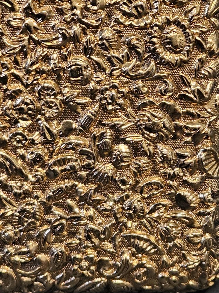 Victorian Embossed Floral Silver Gilt Card Case by George Unite - Image 4