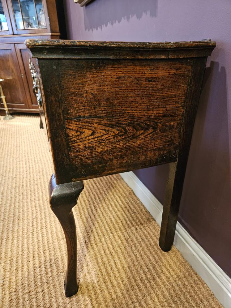 George II Elm Three Drawer Cabriole Leg Dresser - Image 6