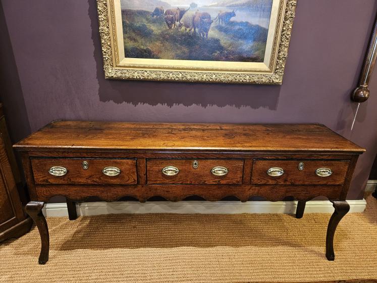 George II Elm Three Drawer Cabriole Leg Dresser - Image 1