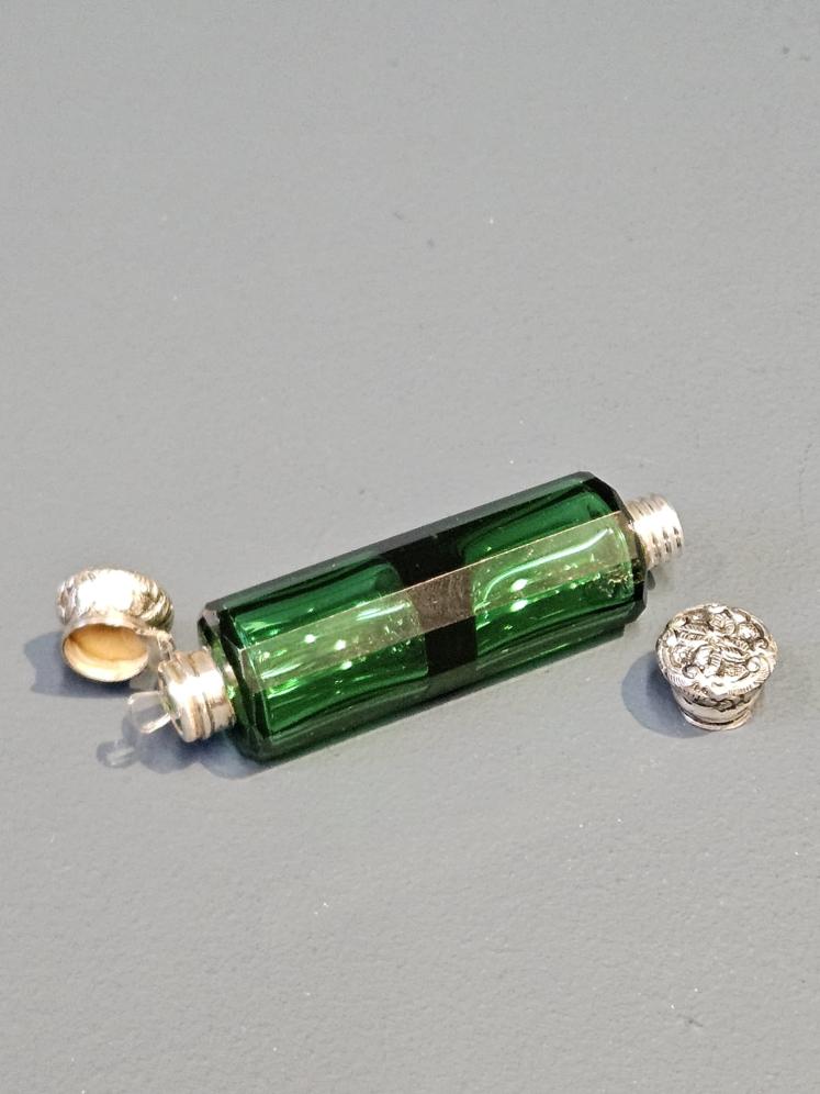 Victorian Emerald Glass Scent and Smelling Salts Bottle - Image 3