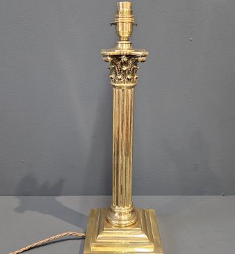 Victorian Brass Corinthian Column Table Lamp - Image