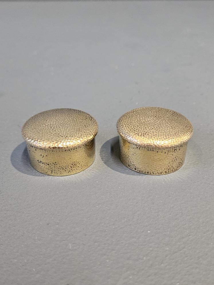 Pair of George V Planished Silver Gilt Pill Boxes - Image 1