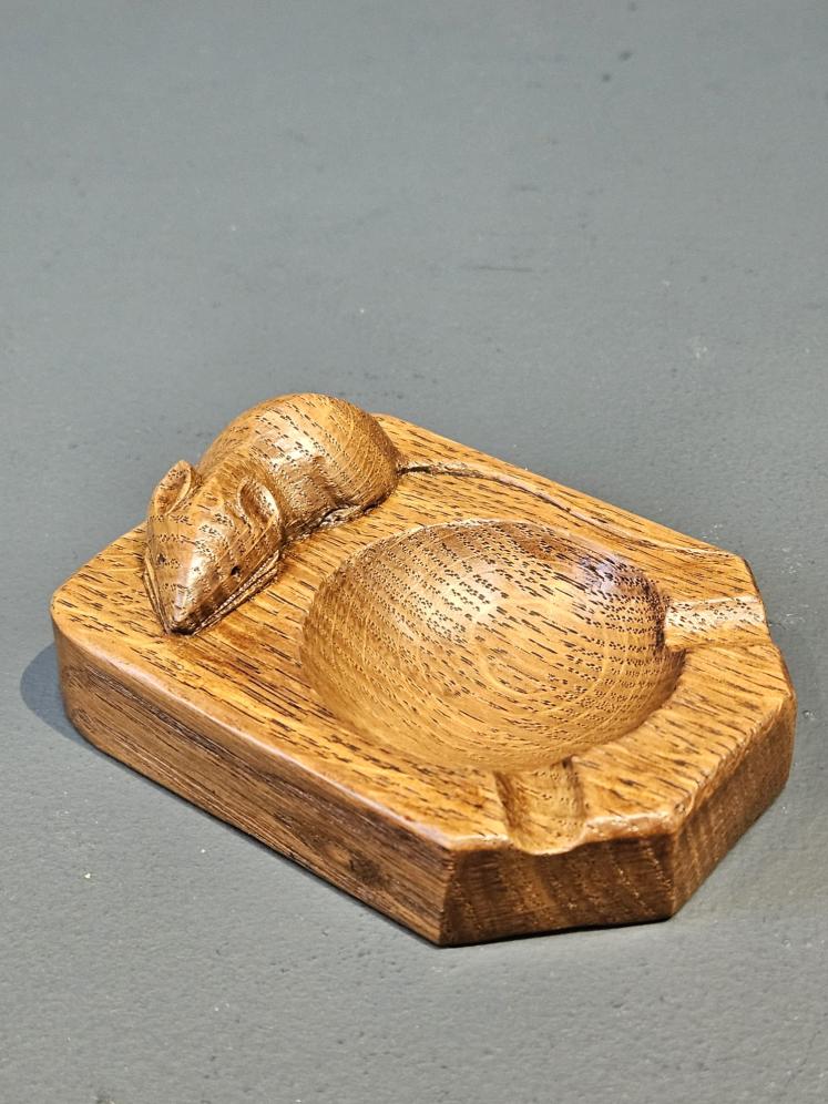 Thompson of Kilburn Mouseman Ash or Pin Tray - Image 1