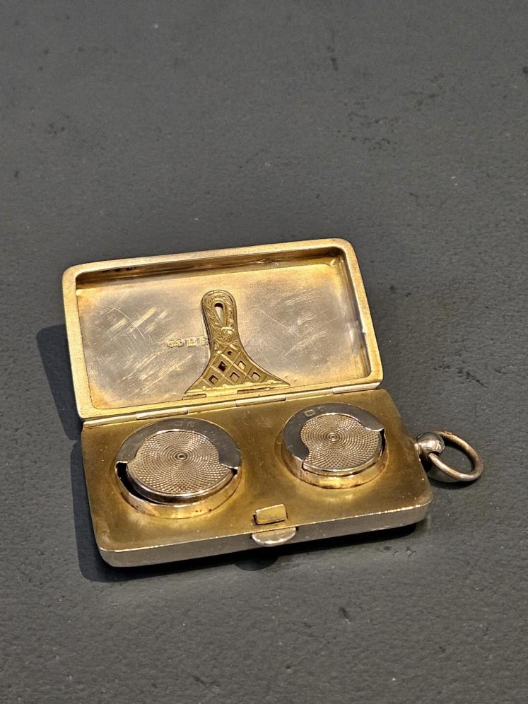 Silver Double Sovereign and Bank Note Case - Image 2