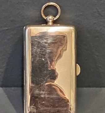 Silver Double Sovereign and Bank Note Case - Image