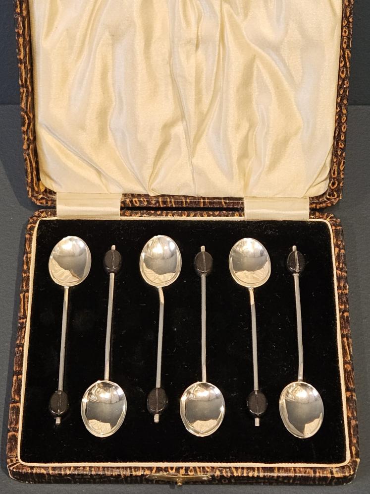 Set of 6 George V Coffee Bean Silver Coffee Spoons - Image 2