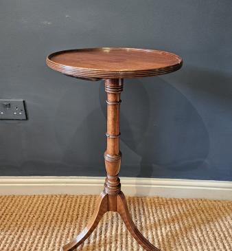 George III Mahogany Candle Or Wine Table  - Image