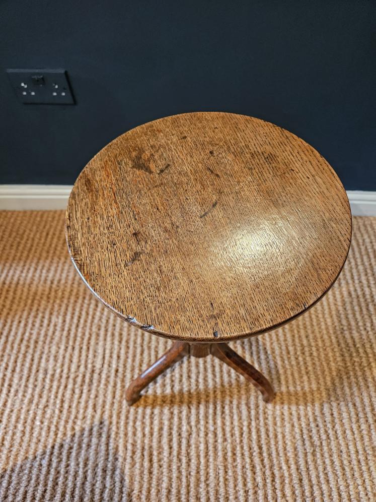 Regency Oak Candle Table  - Image 4