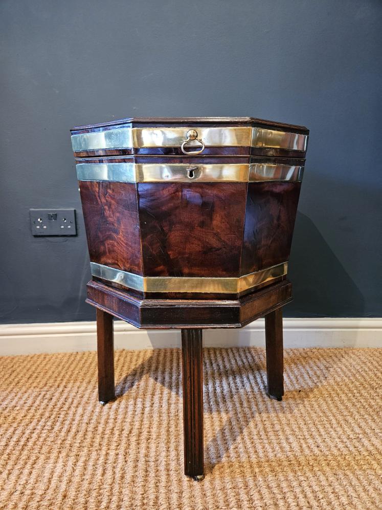 Superb George III Mahogany Brass Bound Wine Cooler with Original Interior - Image 2