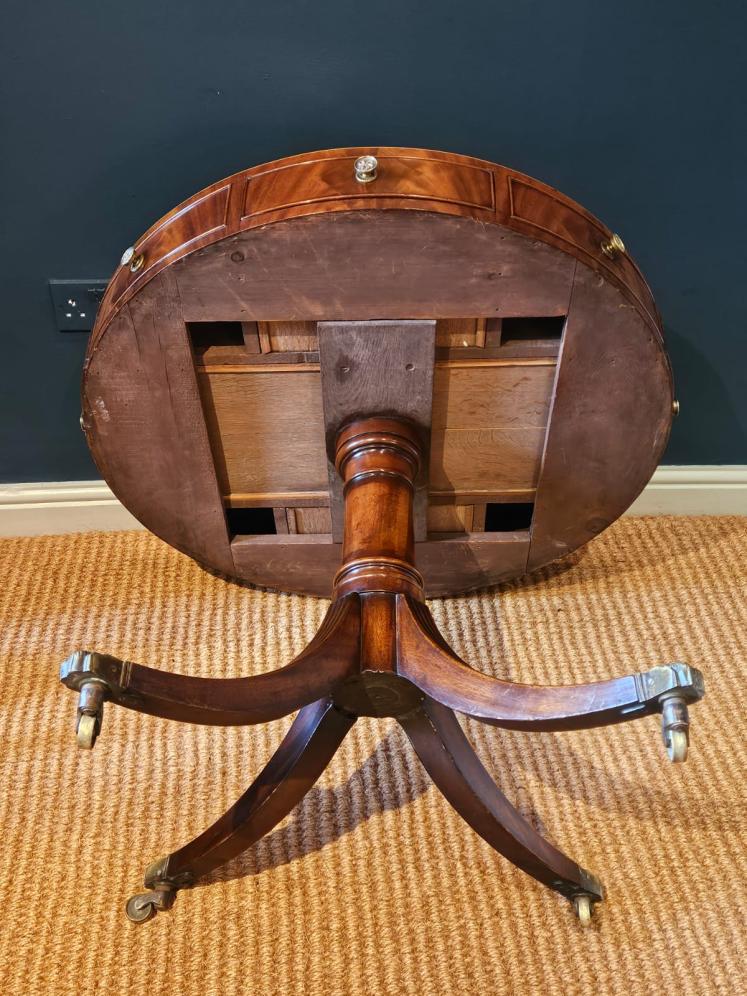 Fine Quality Small Proportion Regency Mahogany Drum Table - Image 10