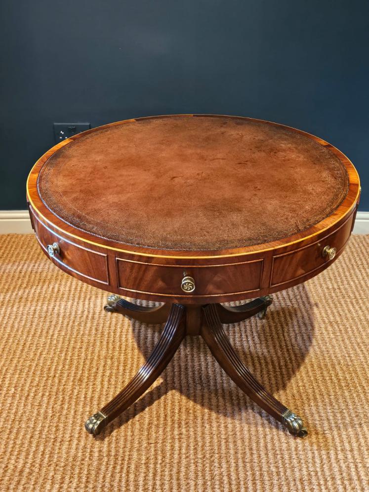 Fine Quality Small Proportion Regency Mahogany Drum Table - Image 9