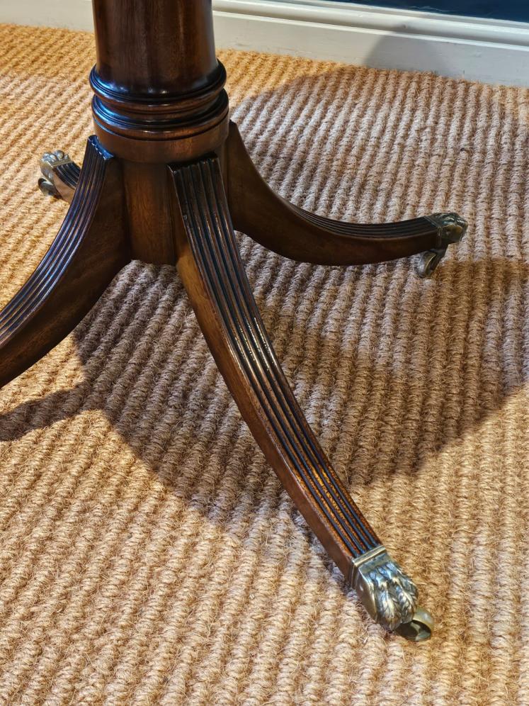 Fine Quality Small Proportion Regency Mahogany Drum Table - Image 6