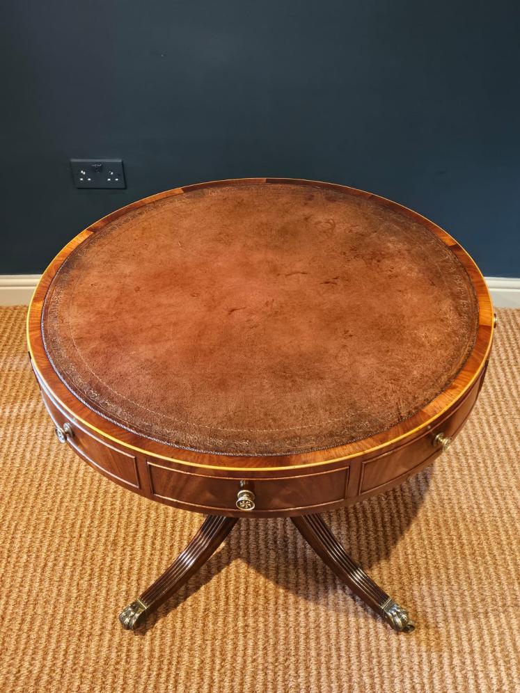 Fine Quality Small Proportion Regency Mahogany Drum Table - Image 2