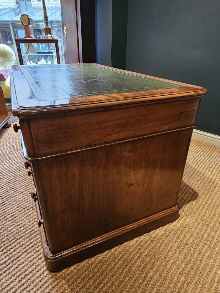 Mid Victorian Mahogany Partners Desk - Image 12