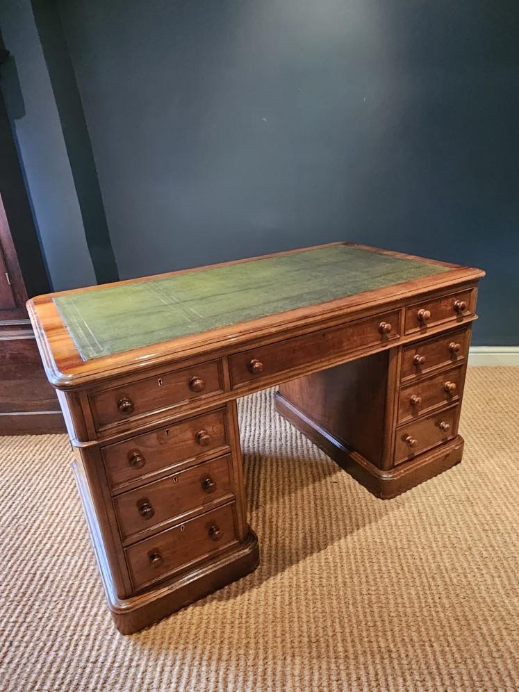 Mid Victorian Mahogany Partners Desk - Image 8