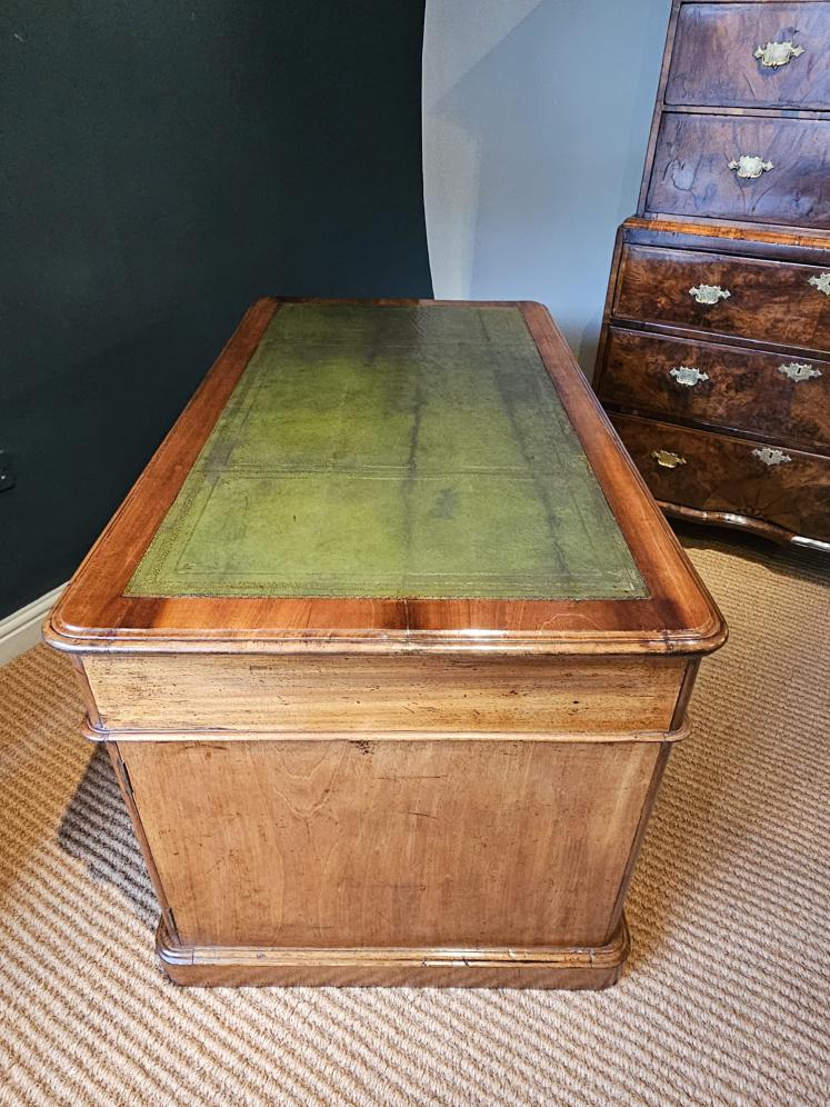 Mid Victorian Mahogany Partners Desk - Image 7