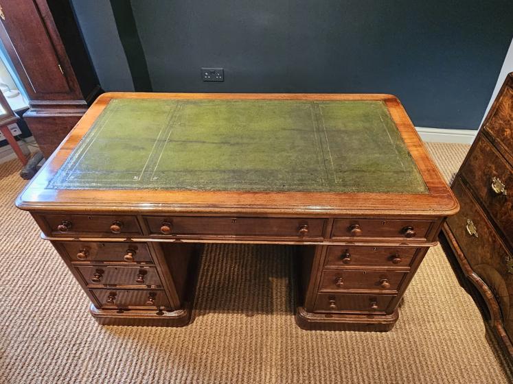 Mid Victorian Mahogany Partners Desk - Image 4