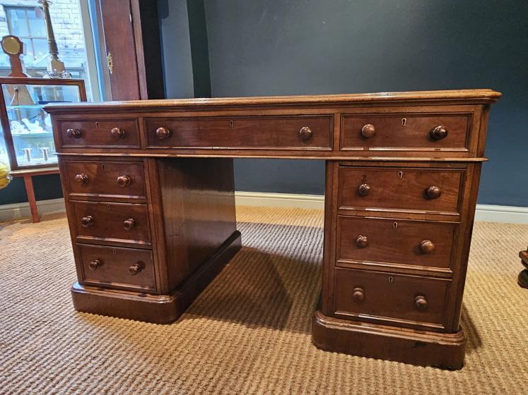 Mid Victorian Mahogany Partners Desk - Image 1