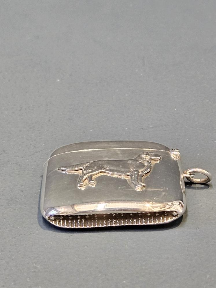 Edwardian Silver Vesta with Retriever Motif - Image 3
