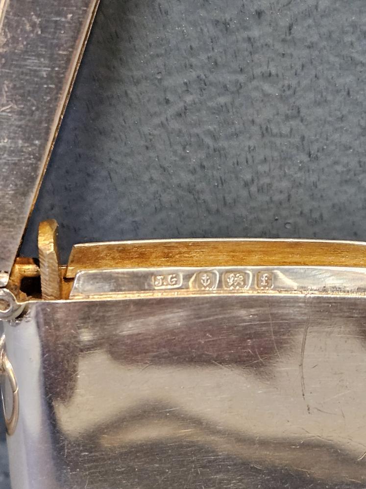 Edwardian Silver Vesta with Retriever Motif - Image 2