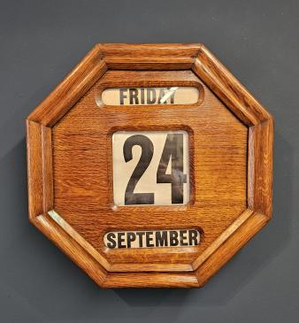 Edwardian Octagonal Oak perpetual Wall Calendar - Image