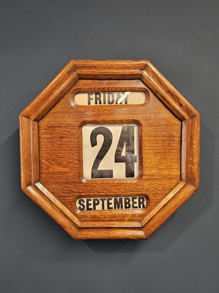 Edwardian Octagonal Oak perpetual Wall Calendar - Image 1