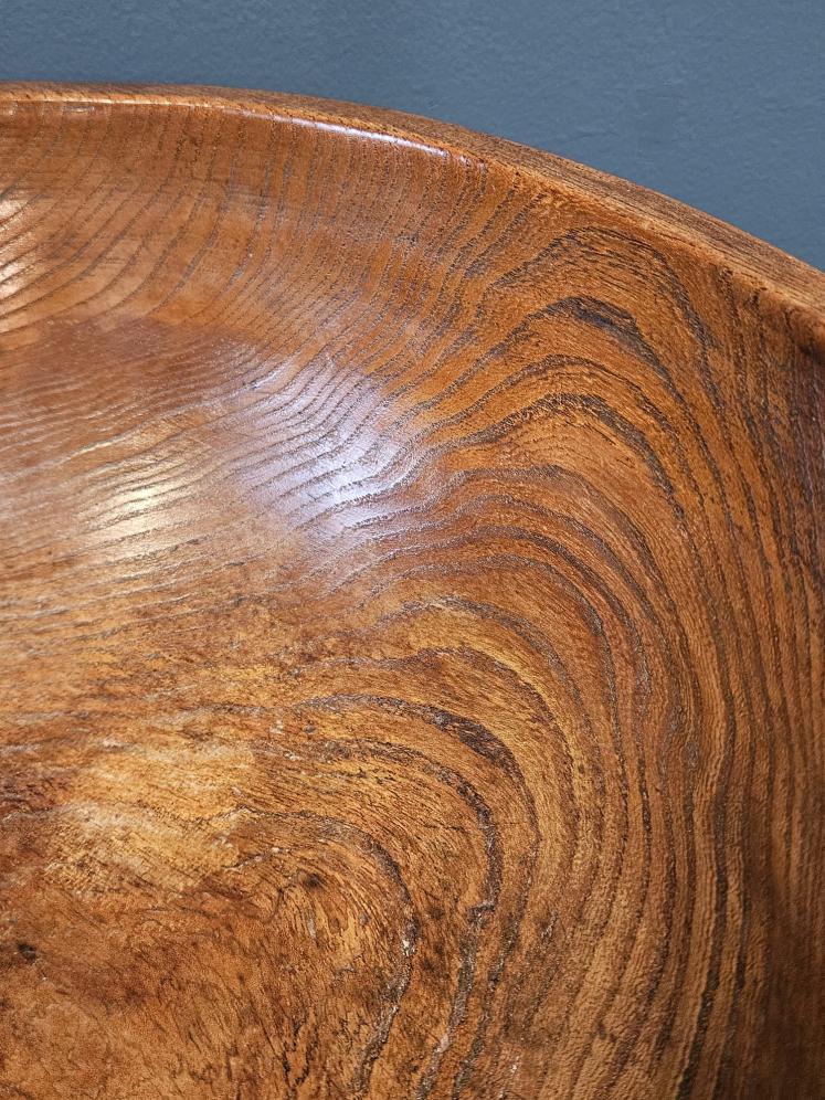 Superb Early Victorian Elm Diary Bowl - Image 5