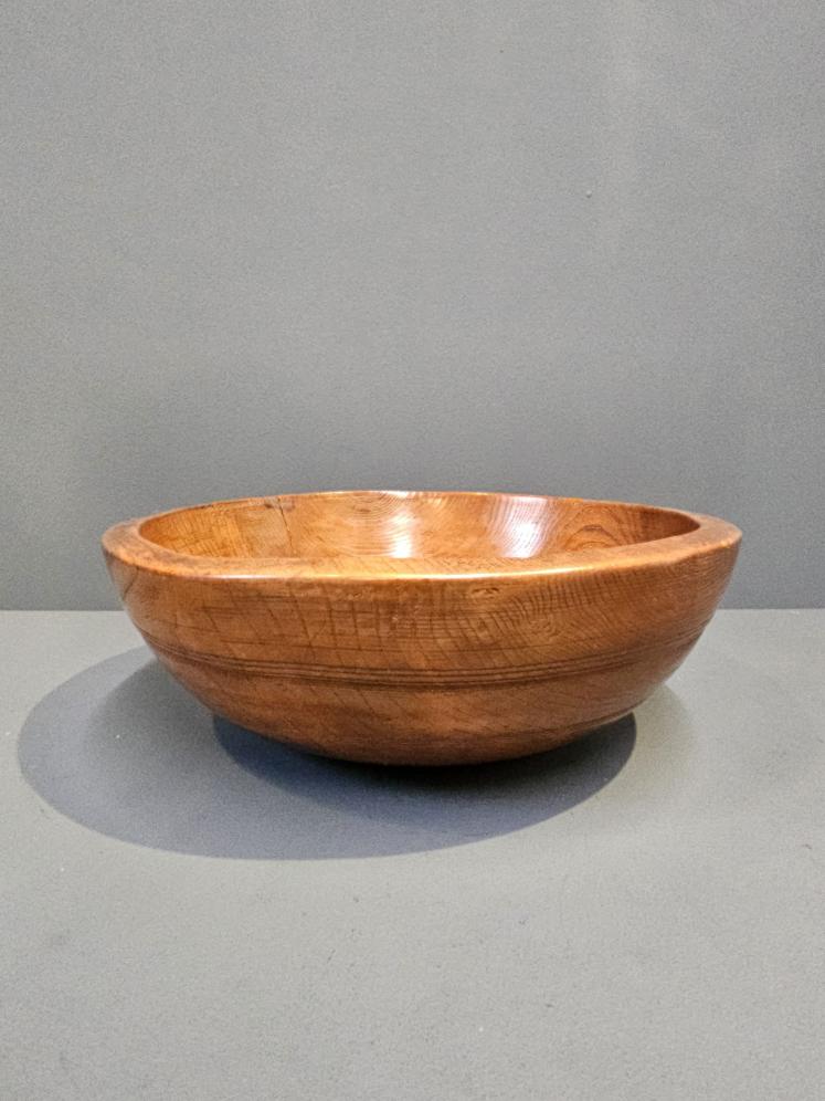 Superb Early Victorian Elm Diary Bowl - Image 2