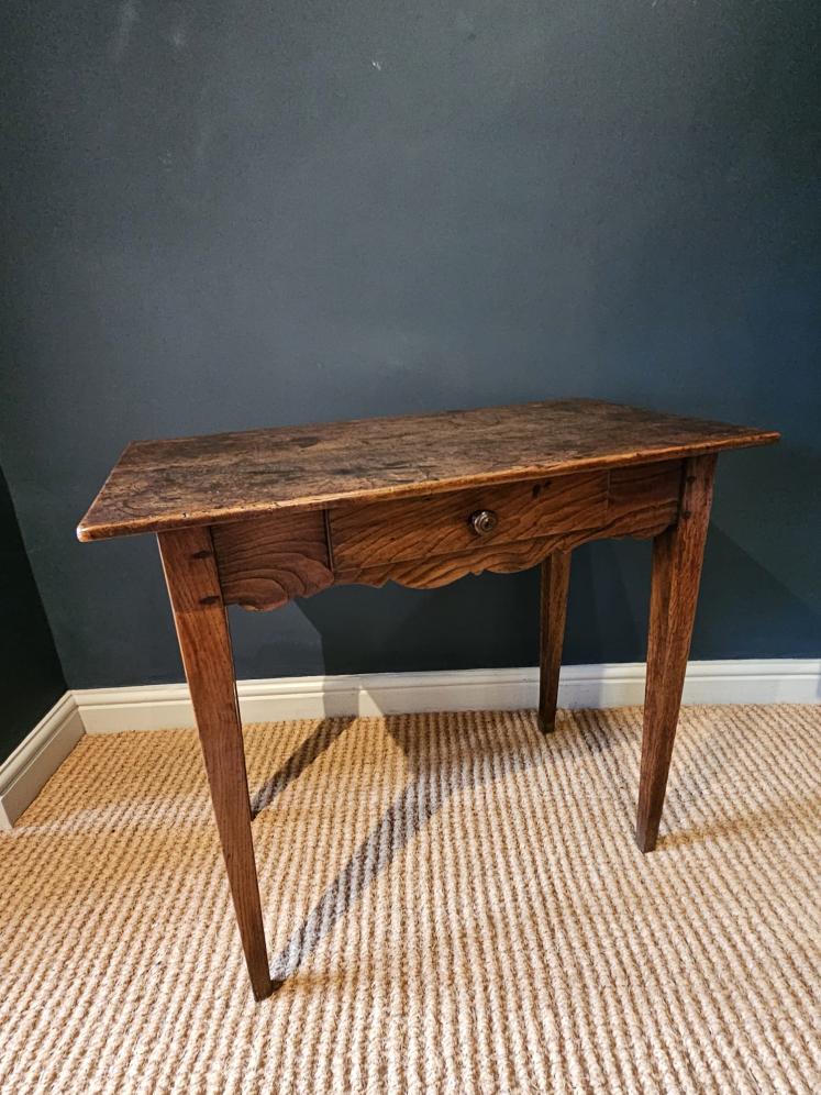 George III Elm Single Drawer Side Table - Image 9