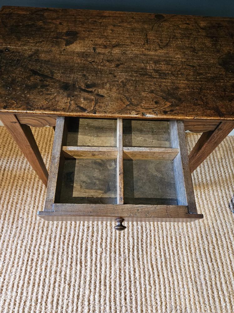 George III Elm Single Drawer Side Table - Image 6