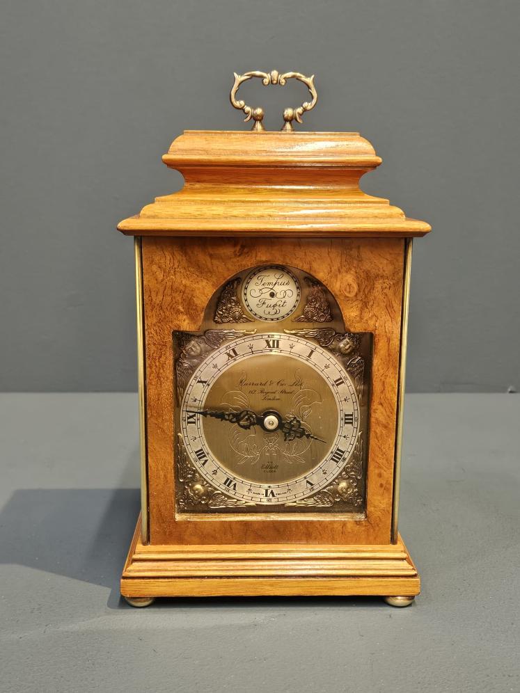 Small 1920' s Walnut Mantel Clock by Elliott - Image 3
