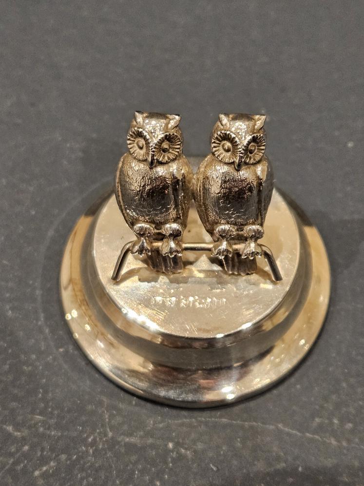 Silver Owls on Perch Place Card Holder - Image 2