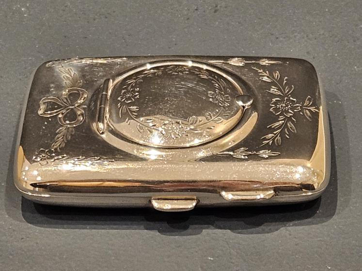 Unusual George V Engraved Silver Cheroot Case & Compact - Image 1