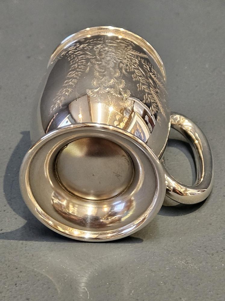 George V Floral Engraved Silver Mug - Image 5
