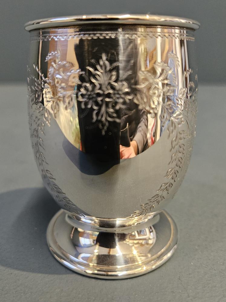 George V Floral Engraved Silver Mug - Image 4