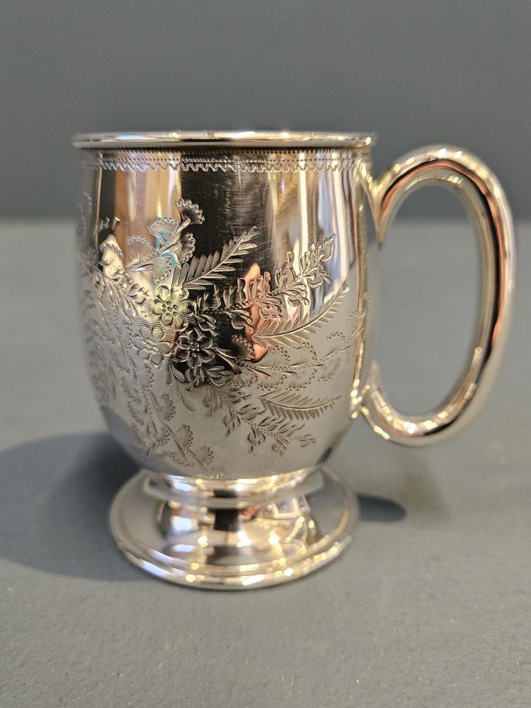 George V Floral Engraved Silver Mug - Image 2
