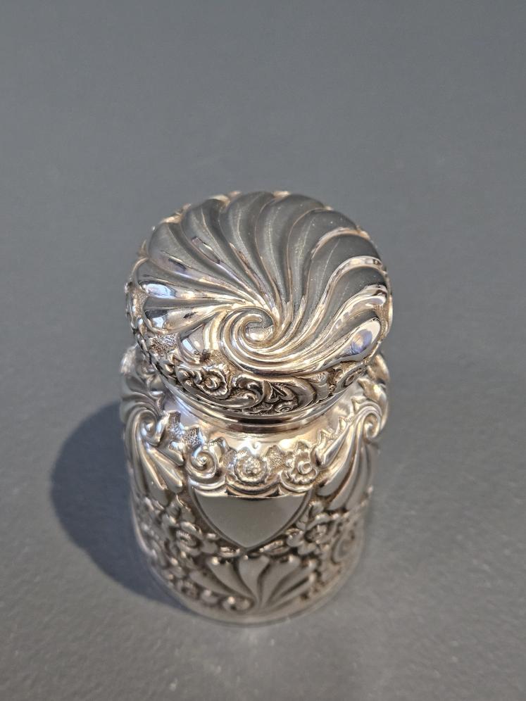 Large Victorian Silver  Cologne Bottle With Glass Liner - Image 4