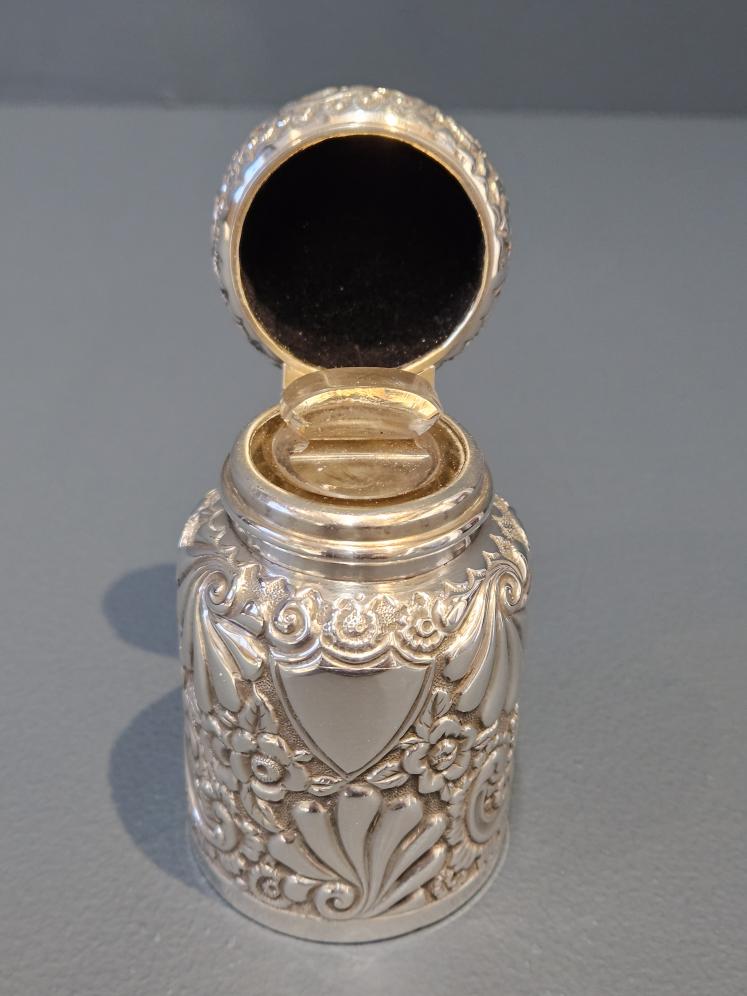 Large Victorian Silver  Cologne Bottle With Glass Liner - Image 2