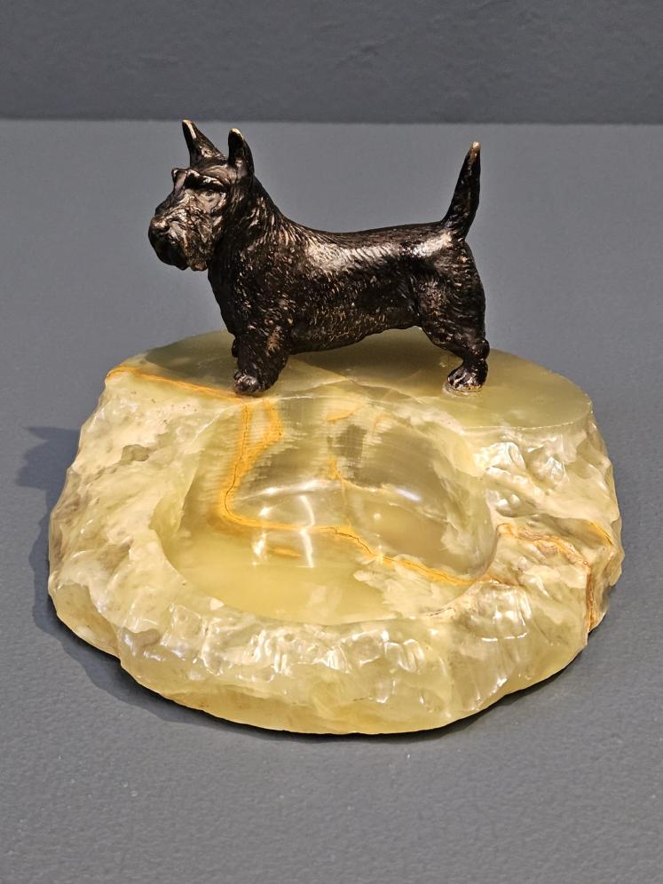 1920's Cold Painted Bronze Scottie Dog Desk Tidy  - Image 1