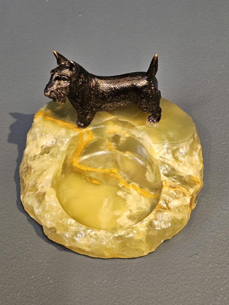 1920's Cold Painted Bronze Scottie Dog Desk Tidy  - Image 2