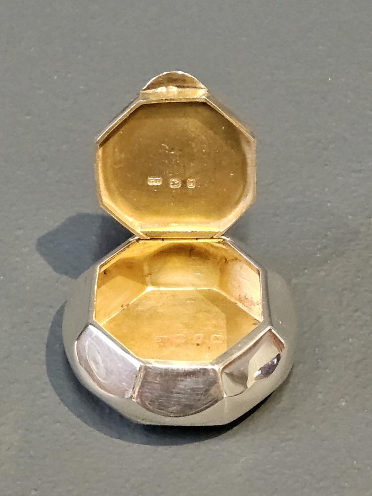 Unusual Victorian Octagonal Pill Box by George Unite - Image 6