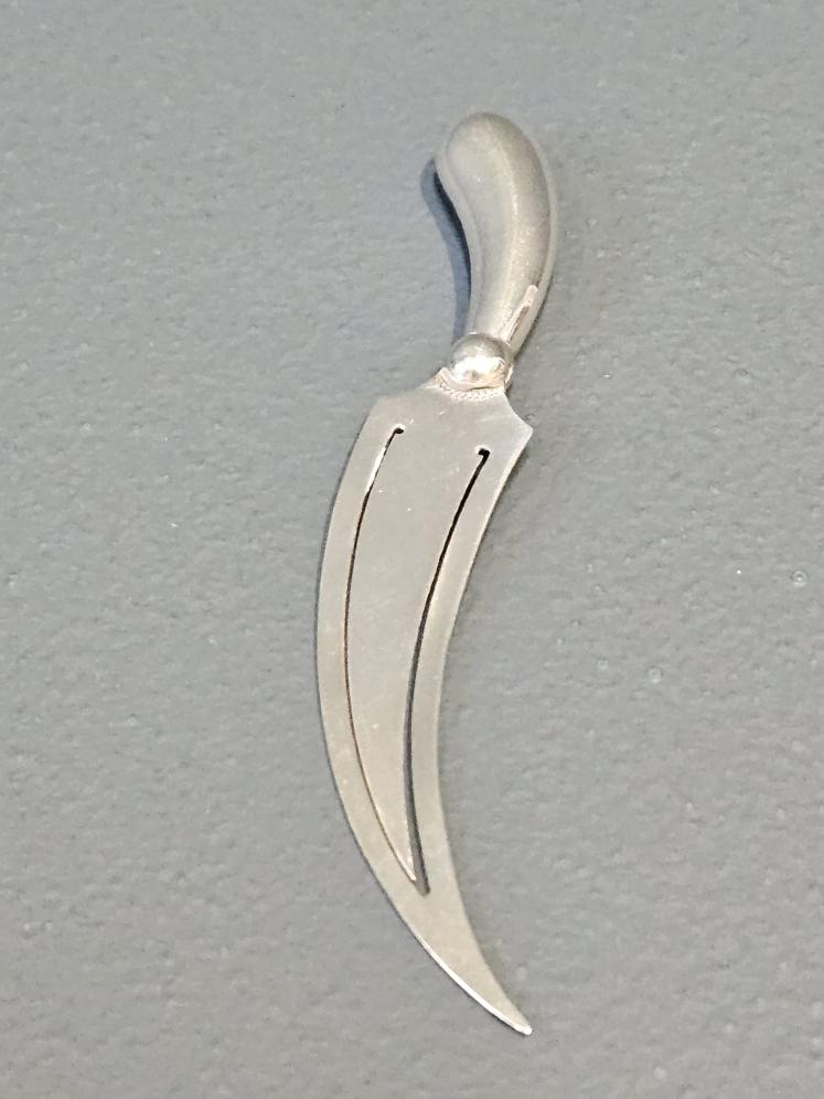 Silver Scimitar Bookmark with Agate Handle - Image 4