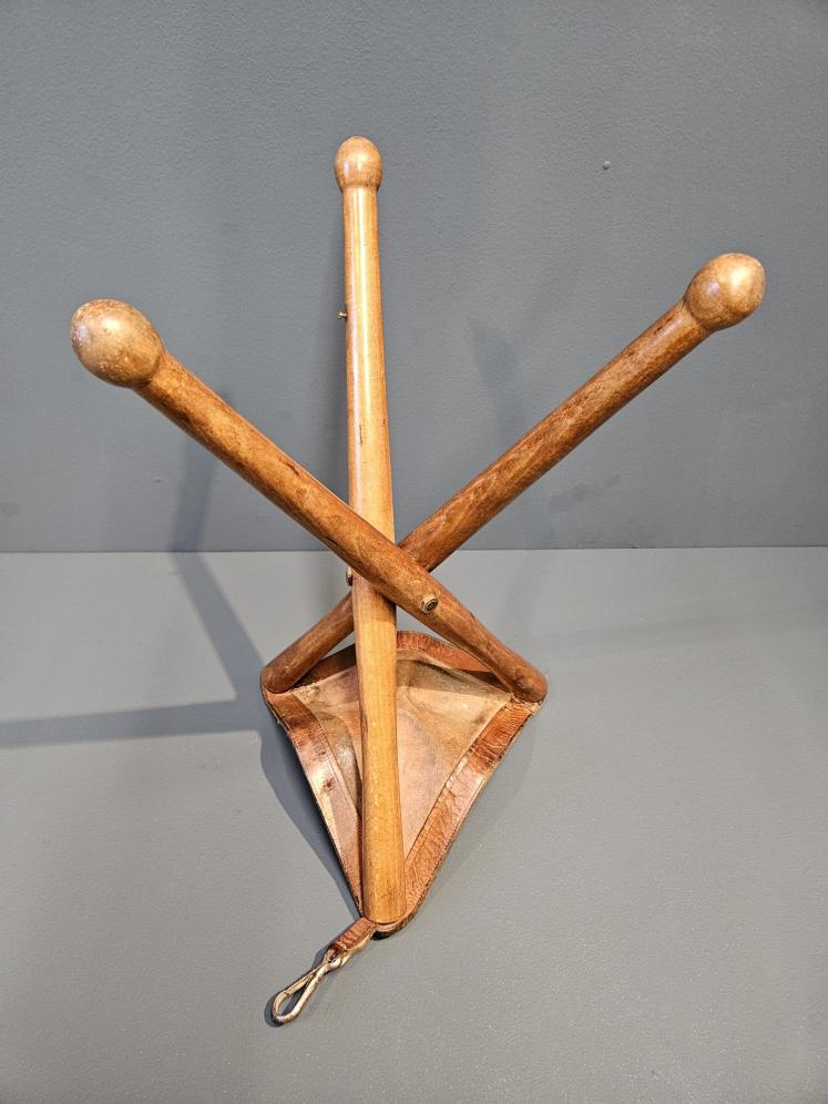 Arts and Crafts Folding Campaign Stool - Image 3