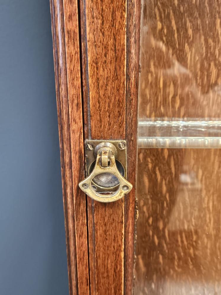 Edwardian Oak Wall Mounted Opticians Cabinet - Image 5