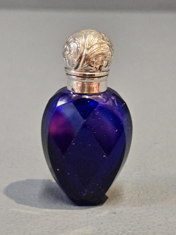Victorian Bristol Blue Scent Bottle with Silver Top - Image 6