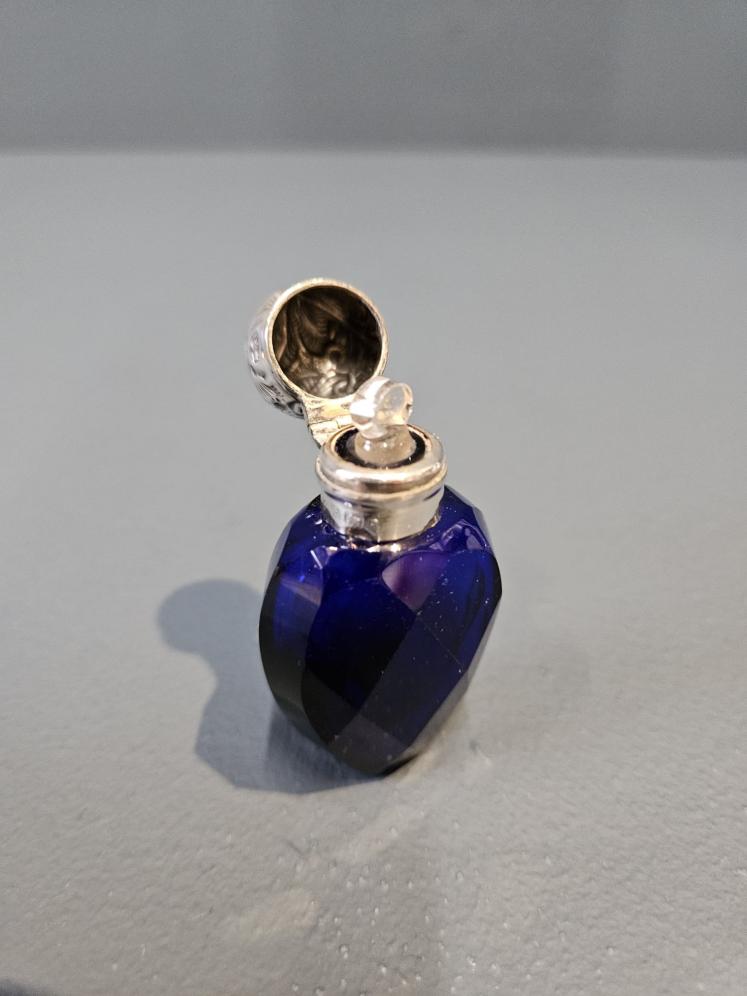 Victorian Bristol Blue Scent Bottle with Silver Top - Image 5